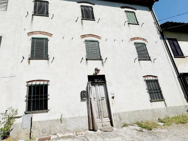 Villa Indipendente in vendita a Bagni Di Lucca Ponte, Toscana