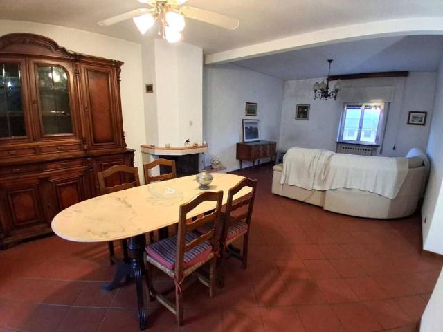 Villa Indipendente in vendita a Bagni Di Lucca Ponte, Toscana