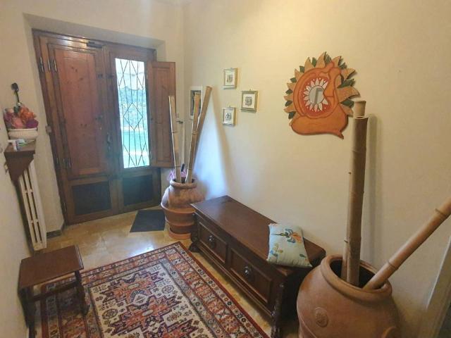 Villa Indipendente in vendita a Nozzano Castello, Bagni Di Lucca Ponte
