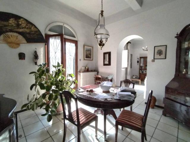 Villa Indipendente in vendita a Bagni Di Lucca Ponte, Toscana