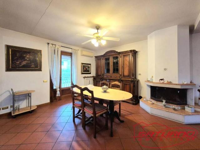 Villa Indipendente in vendita a Bagni Di Lucca Ponte, Toscana