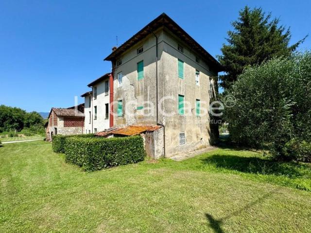 Villa Indipendente in vendita a Pozzuolo, Bagni Di Lucca Ponte