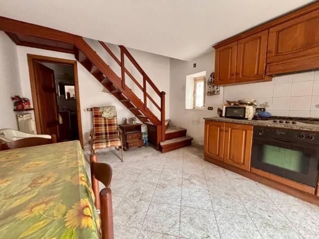 Villa Indipendente in vendita a San Cassiano a Vico, Bagni Di Lucca Ponte