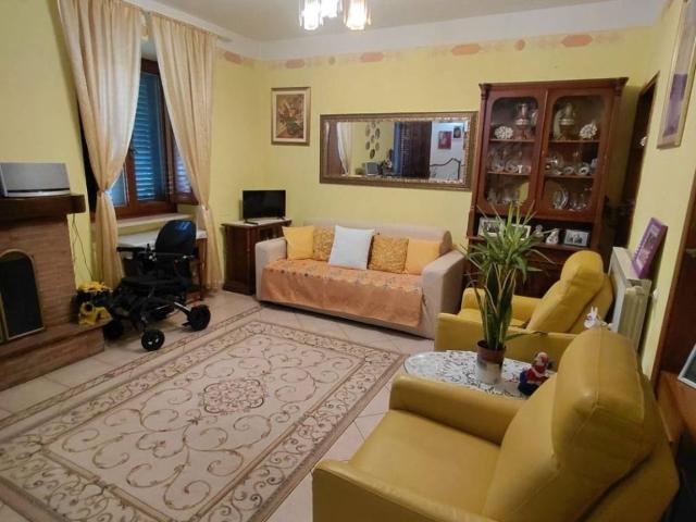 Villa Indipendente in vendita a Ponte a Moriano, Bagni Di Lucca Ponte