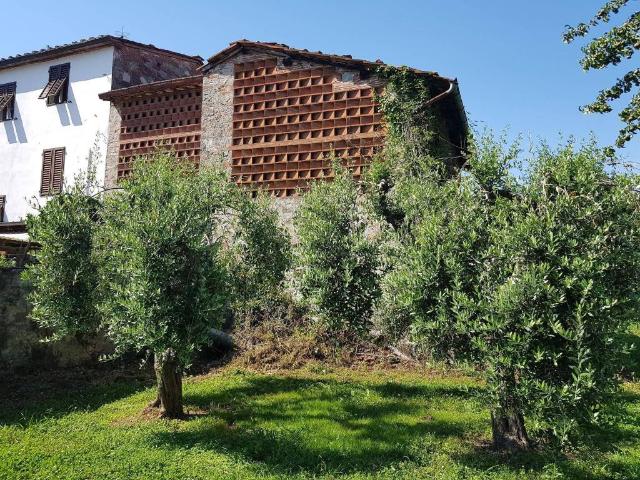 Villa Indipendente in vendita a Corte Dovichetti, Bagni Di Lucca Ponte