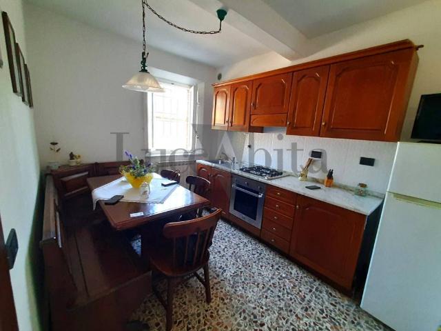 Villa Indipendente in vendita a Tempagnano di Lunata, Bagni Di Lucca Ponte