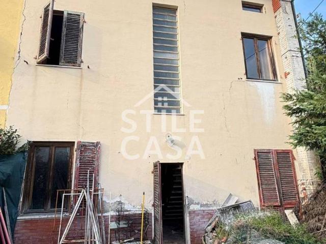 Villa Indipendente in vendita a Bagni Di Lucca Ponte, Toscana