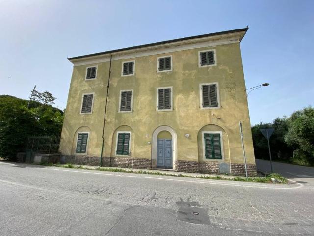 Villa Indipendente in vendita a San Cassiano a Vico, Bagni Di Lucca Ponte
