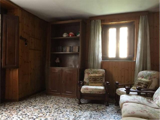 Villa Indipendente in vendita a Bagni Di Lucca Ponte, Toscana