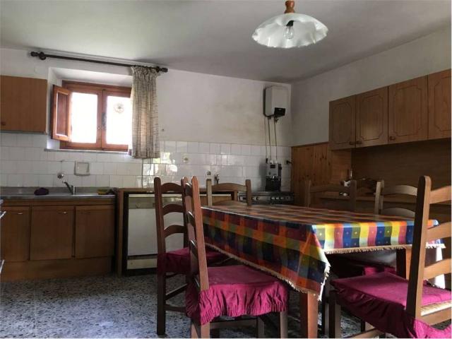Villa Indipendente in vendita a Bagni Di Lucca Ponte, Toscana