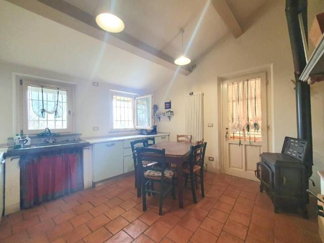 Villa Indipendente in vendita a Pozzuolo, Bagni Di Lucca Ponte