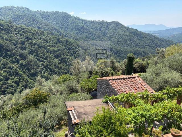 Villa Indipendente in vendita a Bagni Di Lucca Ponte, Toscana