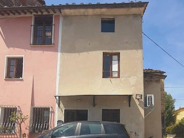 Villa Indipendente in vendita a Tempagnano di Lunata, Bagni Di Lucca Ponte