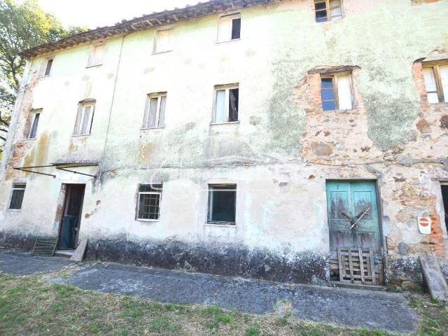 Villa Indipendente in vendita a Bagni Di Lucca Ponte, Toscana