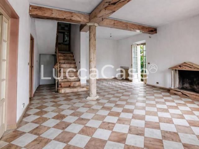 Villa Indipendente in vendita a Bagni Di Lucca Ponte, Toscana
