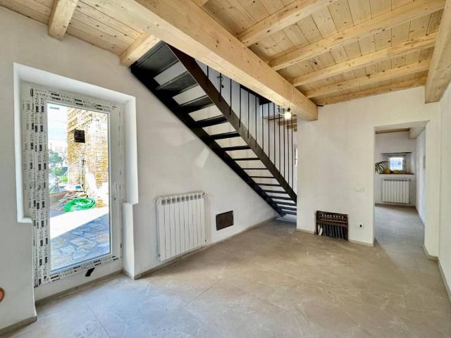Villa Indipendente in vendita a Tempagnano di Lunata, Bagni Di Lucca Ponte