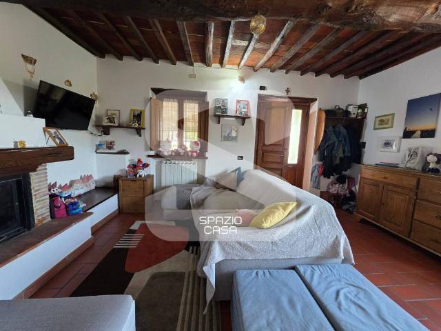 Villa Indipendente in vendita a Bagni Di Lucca Ponte, Toscana