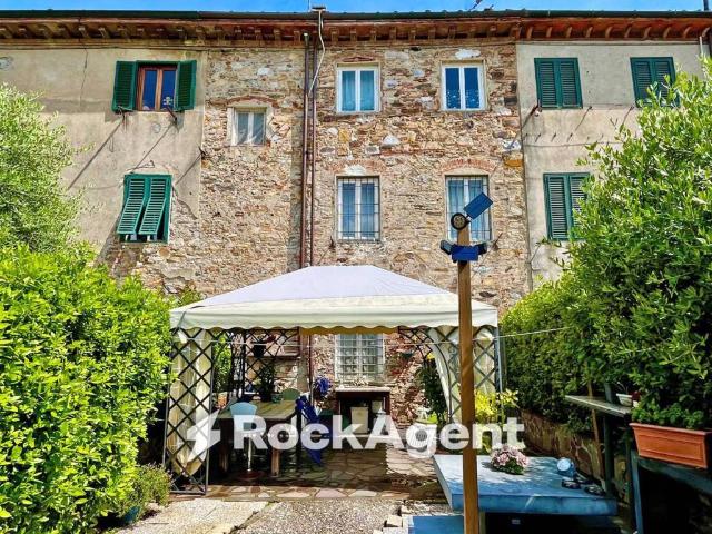 Villa Indipendente in vendita a Sorbano del Vescovo, Bagni Di Lucca Ponte