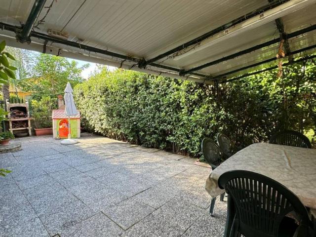 Villa Indipendente in vendita a Ponte San Pietro, Bagni Di Lucca Ponte