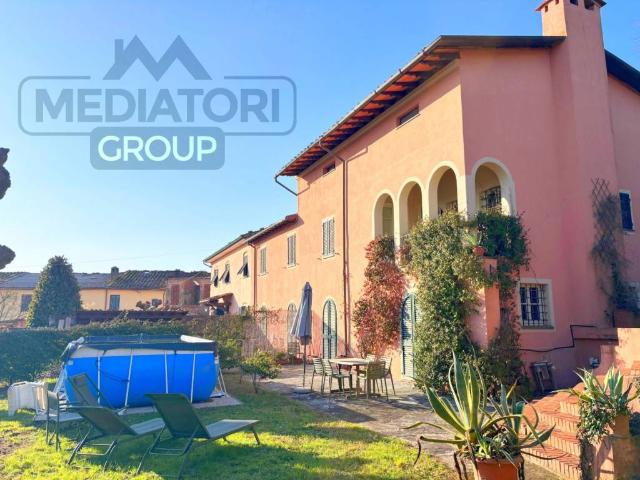 Villa Indipendente in vendita a Ponte San Pietro, Bagni Di Lucca Ponte
