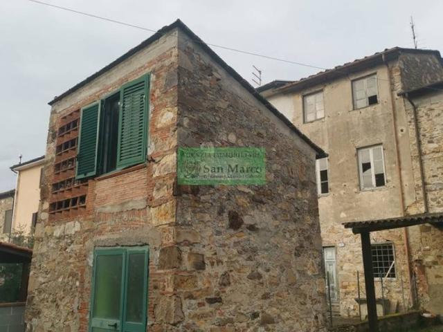Villa Indipendente in vendita a Mugnano, Bagni Di Lucca Ponte