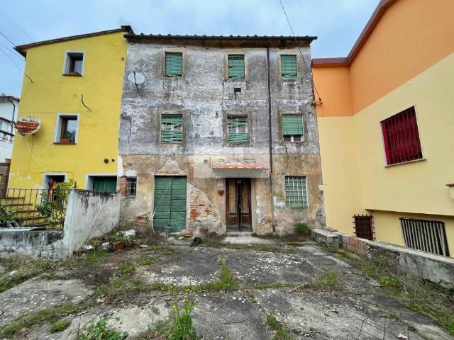 Villa Indipendente in vendita a Bagni Di Lucca Ponte, Toscana