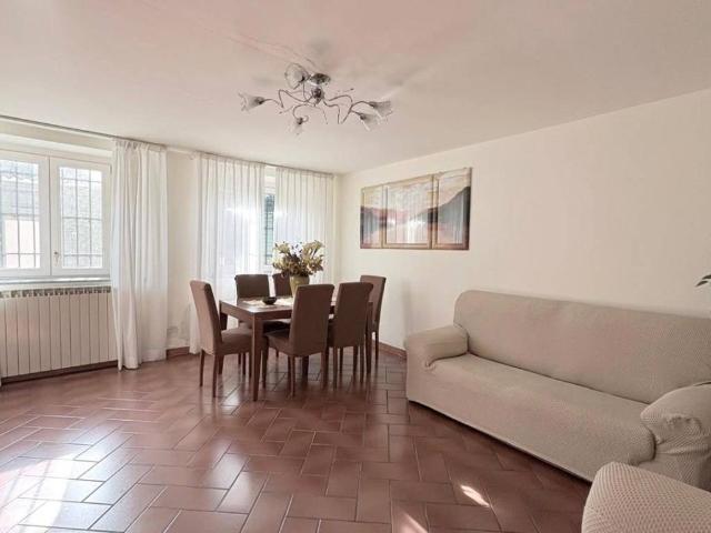 Villa Indipendente in vendita a Ponte San Pietro, Bagni Di Lucca Ponte