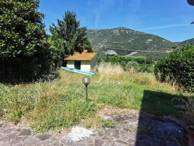 Villa Indipendente in vendita a Bagni Di Lucca Ponte, Toscana