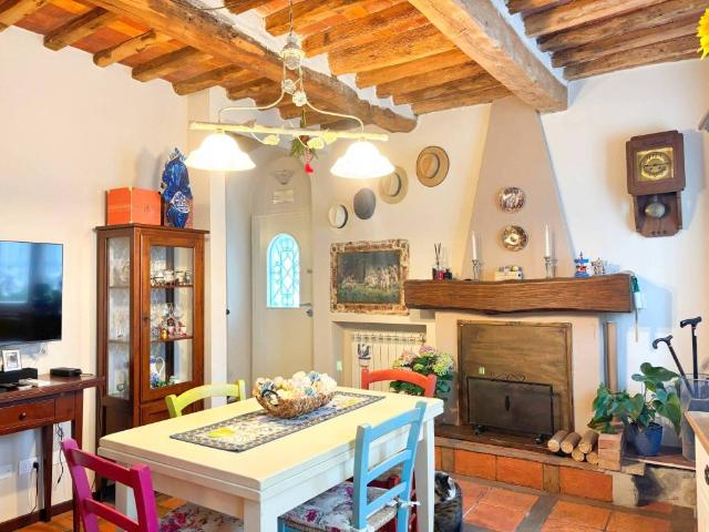 Villa Indipendente in vendita a Bagni Di Lucca Ponte, Toscana
