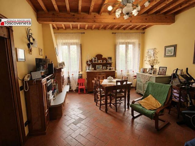 Villa Indipendente in vendita a Montuolo, Lucca