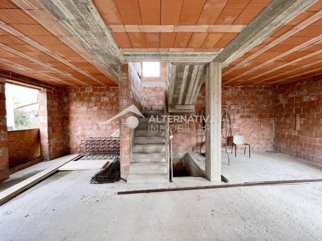 Villa Indipendente in vendita a San Lorenzo a Vaccoli, Bagni Di Lucca Ponte
