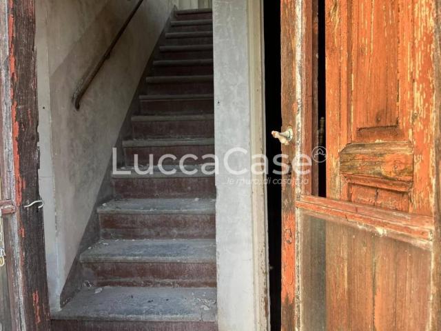 Villa Indipendente in vendita a San Quirico di Moriano, Bagni Di Lucca Ponte