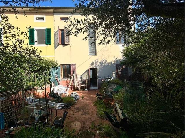 Villa Indipendente in vendita a Bagni Di Lucca Ponte, Toscana