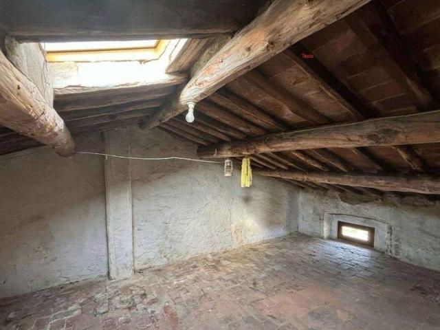 Villa Indipendente in vendita a Bagni Di Lucca Ponte, Toscana