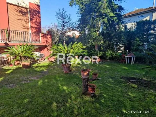 Villa Indipendente in vendita a Bagni Di Lucca Ponte, Toscana