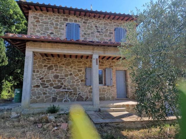 Villa Indipendente in vendita a Lucignano, Toscana