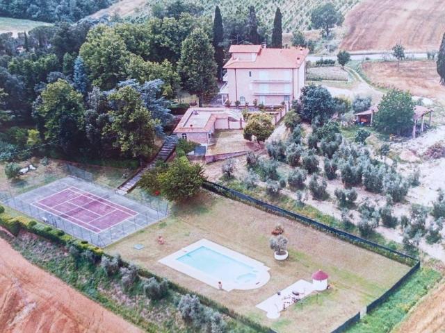 Villa Indipendente in vendita a Lucignano, Toscana