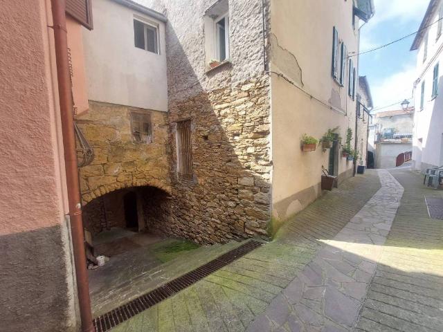 Villa Indipendente in vendita a Lucinasco, Liguria