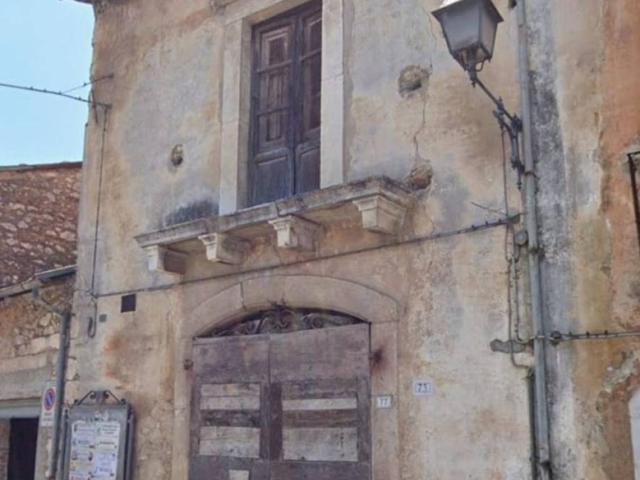 Villa Indipendente in vendita a Luco dei Marsi, L'Aquila