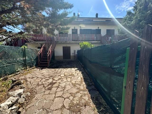 Villa Indipendente in vendita a Lucoli, Abruzzo