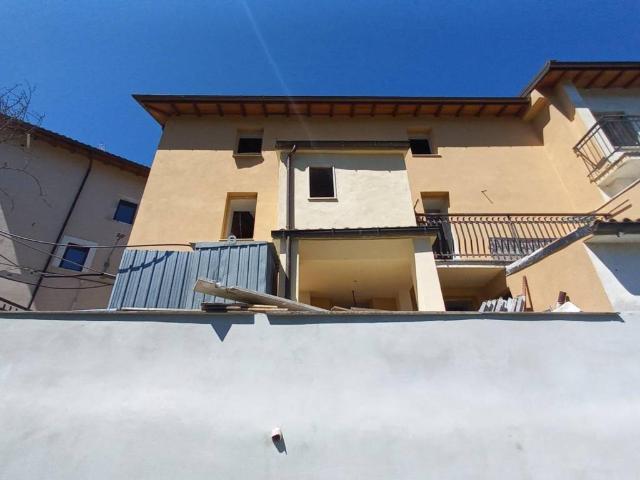 Villa Indipendente in vendita a Lucoli