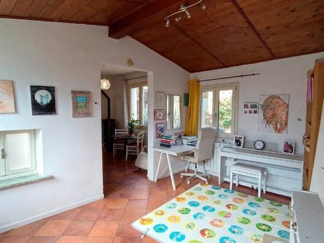 Villa Indipendente in vendita a Lugagnano Val D'arda, Reggio Emilia