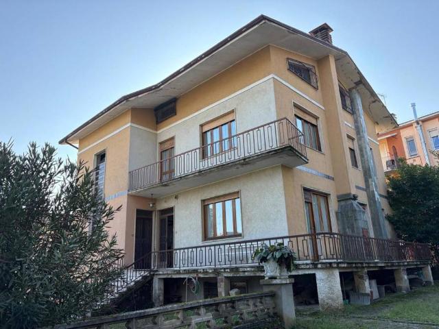 Villa Indipendente in vendita a Lugagnano Val D'arda, Reggio Emilia