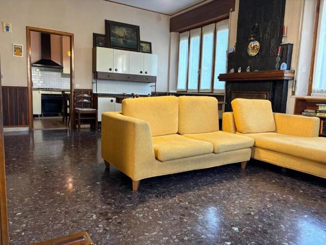 Villa Indipendente in vendita a Lugagnano Val D'arda, Reggio Emilia