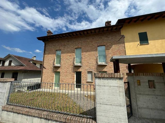 Villa Indipendente in vendita a Lugagnano Val D'arda, Reggio Emilia