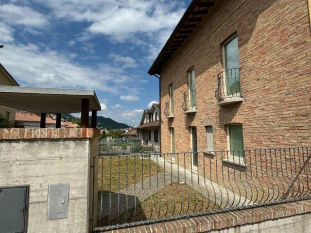 Villa Indipendente in vendita a Lugagnano Val D'arda, Reggio Emilia