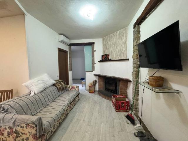 Villa Indipendente in vendita a Lugagnano Val D'arda, Reggio Emilia