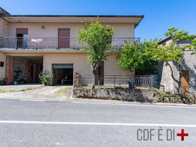 Villa Indipendente in vendita a Configni, Lazio