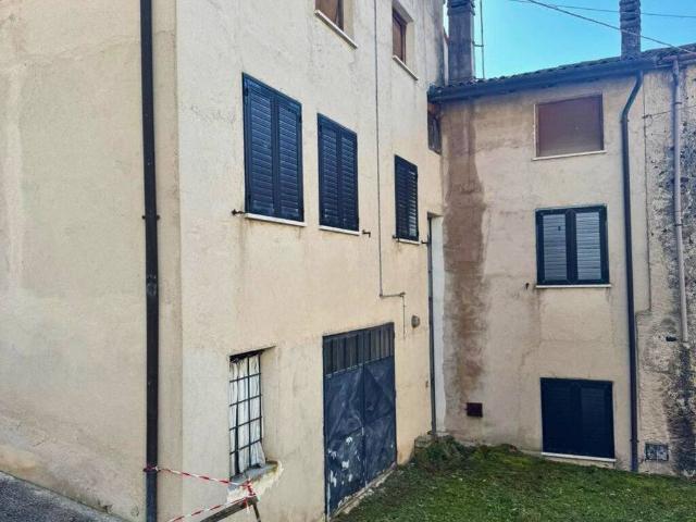 Villa Indipendente in vendita a Lugo Di Vicenza, Veneto