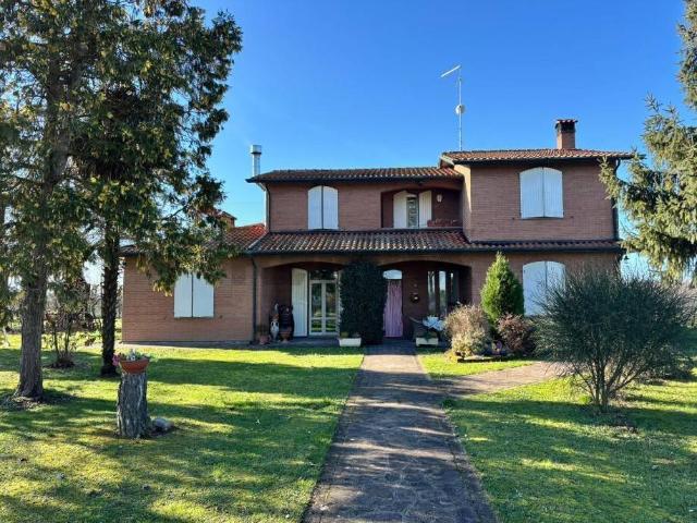 Villa Indipendente in vendita a Unione dei comuni della Bassa Romagna, Lugo